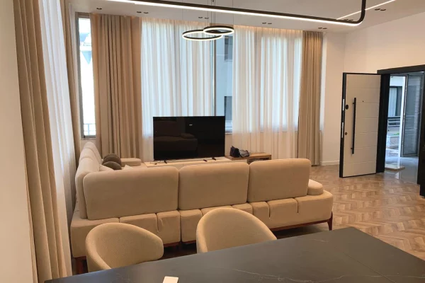 Shtepi me qera 1+1 ne Tirane - 800 Euro