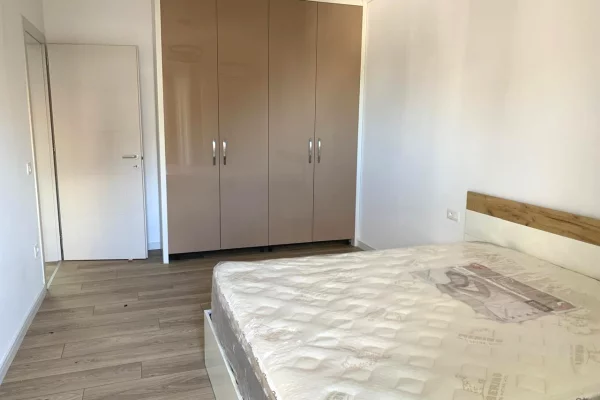 Shtepi me qera Apartament ne Tirane, 2+1, Mobilimi E mobiluar, Pagesa 800  Euro.