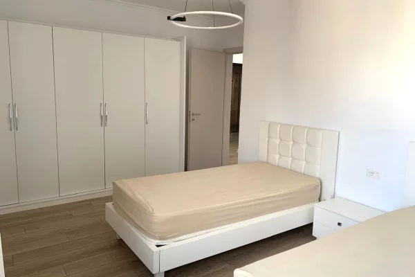 Shtepi me qera Apartament ne Tirane, 2+1, Mobilimi E mobiluar, Pagesa 800  Euro.