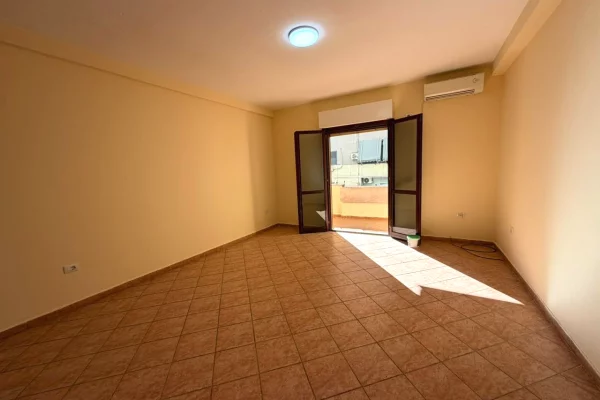 Business Property for Rent 3+1 in Tirana - 750 Euro