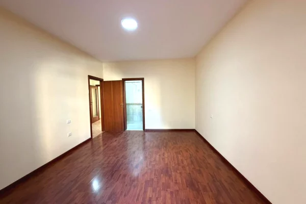 Ambient zyre per qira tek Komuna e Parisit. 