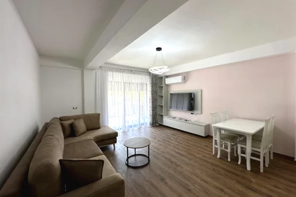 Shtepi me qera 1+1 ne Tirane - 70,000 Leke