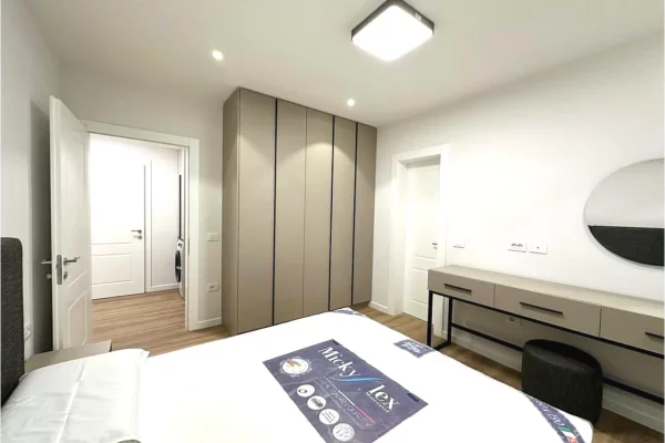 Shtepi me qera Apartament ne Tirane, 2+1, Mobilimi E mobiluar, Pagesa 950  Euro.