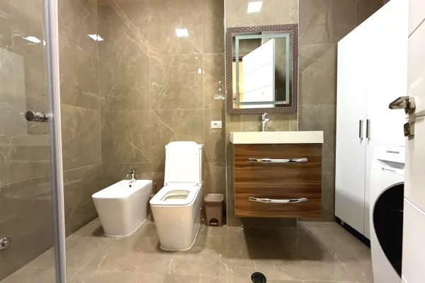 Shtepi me qera Apartament ne Tirane, 3+1, Mobilimi E mobiluar, Pagesa 1,400  Euro.