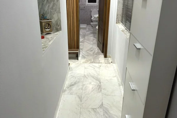 Shtepi me qera Apartament ne Tirane, 1+1, Mobilimi E mobiluar, Pagesa 550  Euro.