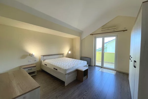 Shtepi ne shitje Apartament ne Tirane, 3+1, Mobilimi E mobiluar, Pagesa 660,000  Euro.