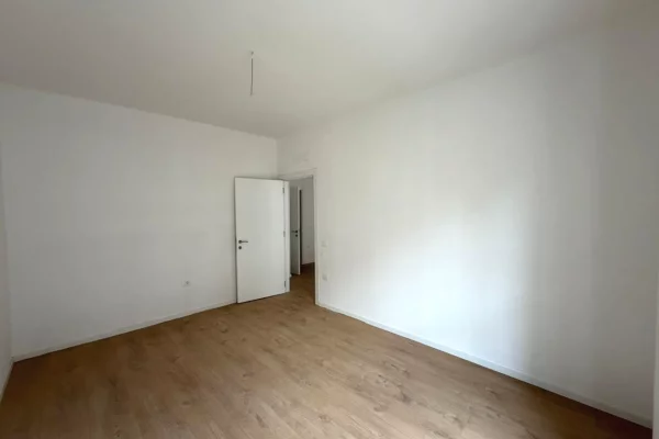 Apartment for sale in Tirana 1+1, Emty