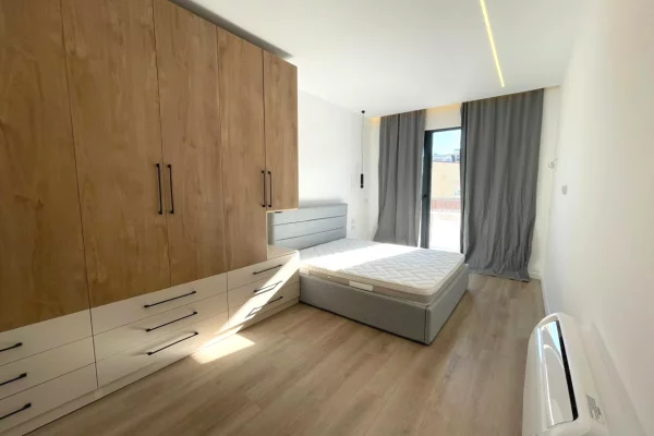 Shtepi me qera Apartament ne Tirane, 2+1, Mobilimi E mobiluar, Pagesa 1,100  Euro.