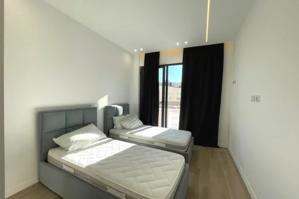 Shtepi me qera Apartament ne Tirane, 2+1, Mobilimi E mobiluar, Pagesa 1,100  Euro.