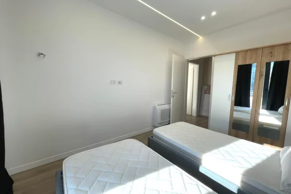 Shtepi me qera Apartament ne Tirane, 2+1, Mobilimi E mobiluar, Pagesa 1,100  Euro.