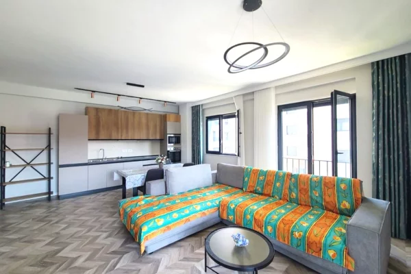 Shtepi me qera 3+1 ne Tirane - 1,000 Euro