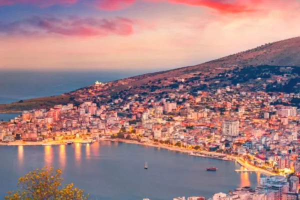 Ambient biznesi ne shitje 5+1 ne Sarande - 2,500,000 Euro