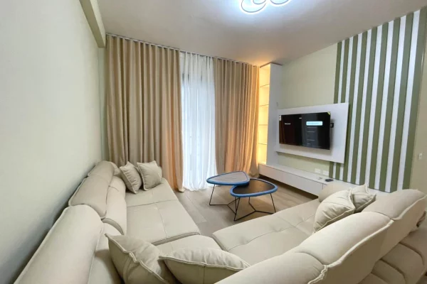 Shtepi me qera 2+1 ne Tirane - 1,200 Euro