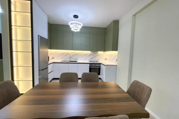 Shtepi me qera 2+1 ne Tirane - 1,200 Euro