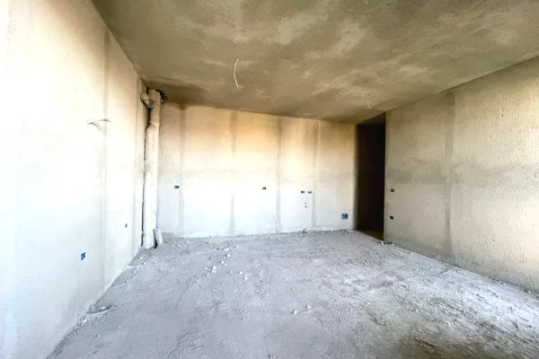 Shtepi ne shitje Apartament ne Tirane, 2+1, Mobilimi Bosh, pa mobiluar, Pagesa 160,000  Euro.