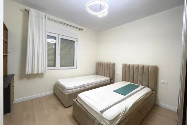 Shtepi me qera Apartament ne Tirane, 2+1, Mobilimi E mobiluar, Pagesa 800  Euro.