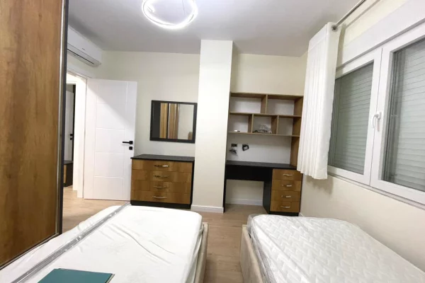 Shtepi me qera Apartament ne Tirane, 2+1, Mobilimi E mobiluar, Pagesa 800  Euro.