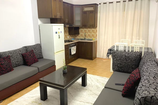 Shtepi me qera 2+1 ne Tirane - 45,000 Leke