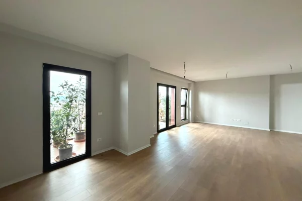 Ambient biznesi me qera 3+1 ne Tirane - 200,000 Leke