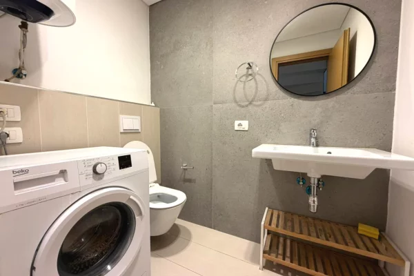 Shtepi me qera Vila Luksoze ne Tirane, 2+1, Mobilimi E mobiluar, Pagesa 1,500  Euro.