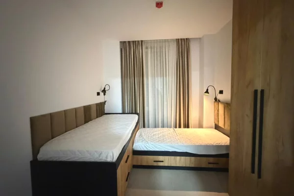 Shtepi me qera Apartament ne Tirane, 2+1, Mobilimi E mobiluar, Pagesa 1,350  Euro.