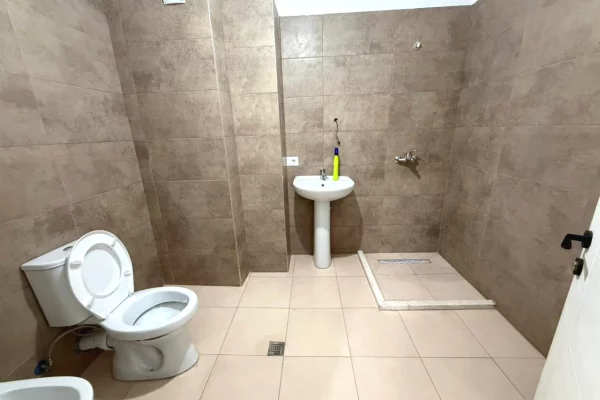 Shtepi me qera Apartament ne Tirane, 1+1, Mobilimi E mobiluar, Pagesa 40,000  Leke.