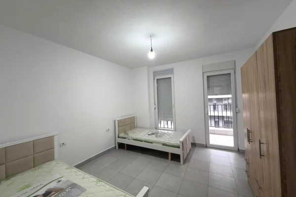 Shtepi me qera Apartament ne Tirane, 2+1, Mobilimi E mobiluar, Pagesa 50,000  Leke.