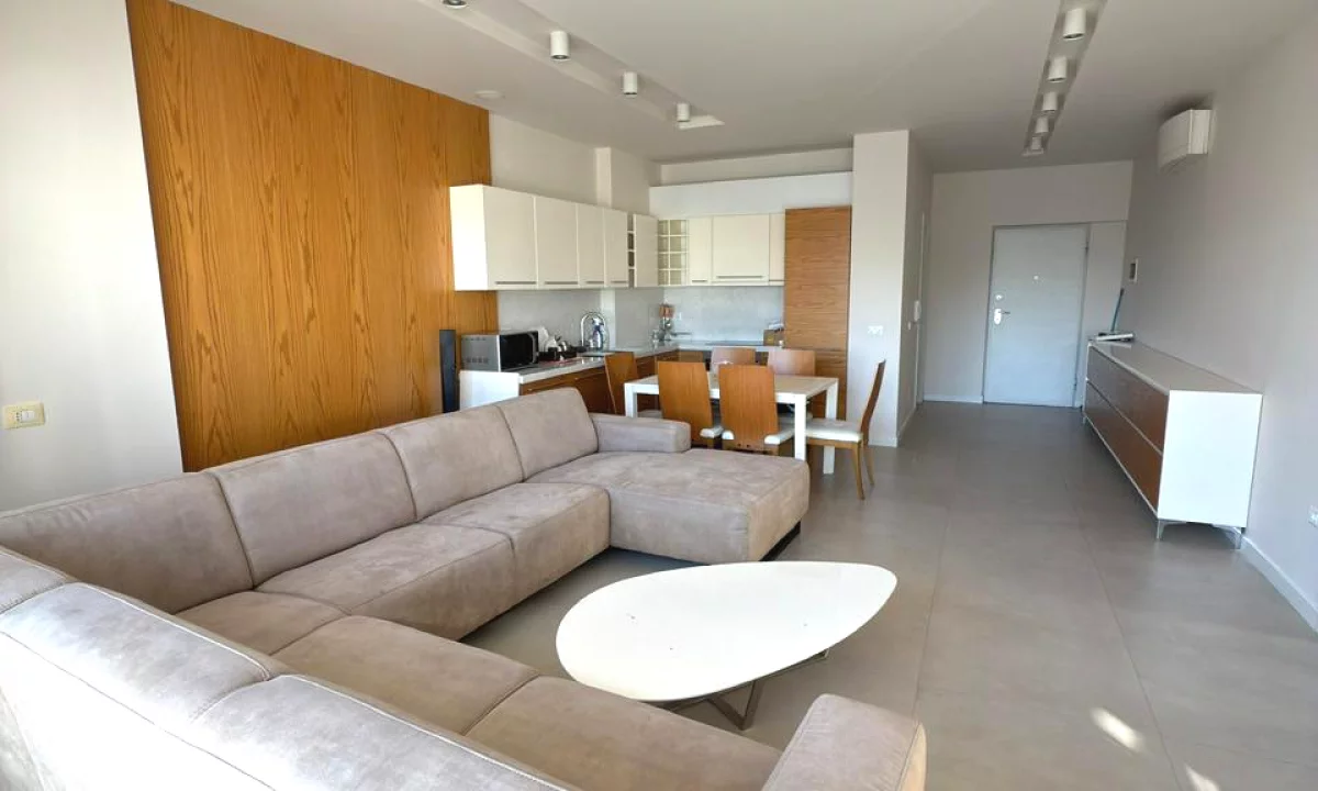 Shtepi ne shitje Apartament ne Tirane, 2+1, Mobilimi E mobiluar, Pagesa 365,000  Euro.