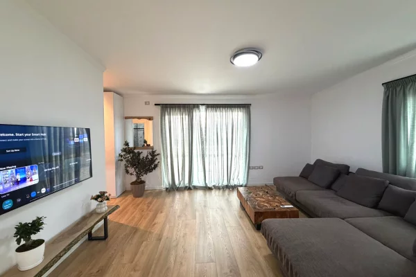 Shtepi me qera Apartament ne Tirane, 2+1, Mobilimi E mobiluar, Pagesa 1,200  Euro.