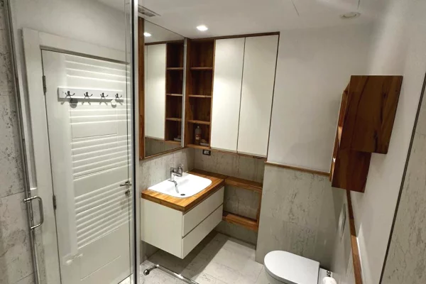 Shtepi me qera Apartament ne Tirane, 3+1, Mobilimi E mobiluar, Pagesa 150,000  Leke.