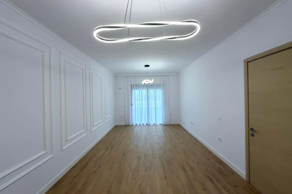 Apartament 2+1 per shitje prane Hotel Marinaj ne Astir.