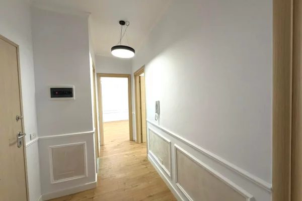 Shtepi ne shitje Apartament ne Tirane, 2+1, Mobilimi Bosh, pa mobiluar, Pagesa 15,300,000  Leke.