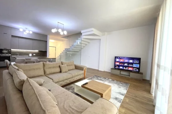 Shtepi me qera 3+1 ne Tirane - 1,000 Euro