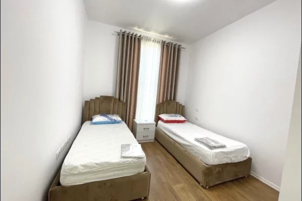 Shtepi me qera 3+1 ne Tirane - 1,000 Euro