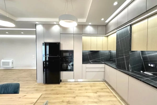 Shtepi me qera Apartament ne Tirane, 3+1, Mobilimi E mobiluar, Pagesa 1,800  Euro.