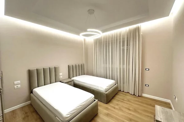 Shtepi me qera Apartament ne Tirane, 3+1, Mobilimi E mobiluar, Pagesa 1,800  Euro.