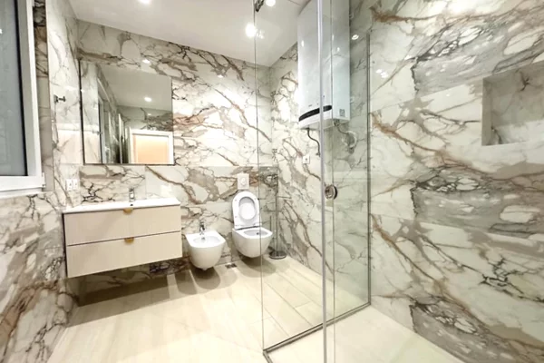 Shtepi me qera Apartament ne Tirane, 3+1, Mobilimi E mobiluar, Pagesa 1,800  Euro.