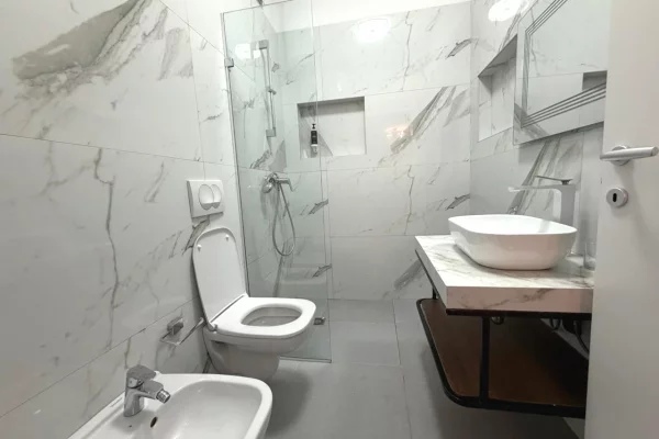 Shtepi me qera Apartament ne Tirane, 1+1, Mobilimi E mobiluar, Pagesa 800  Euro.