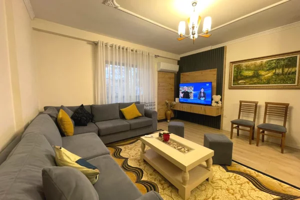 Shtepi me qera 2+1 ne Tirane - 800 Euro