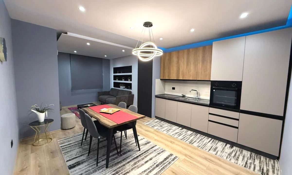 Shtepi me qera Apartament ne Tirane, 2+1, Mobilimi E mobiluar, Pagesa 650  Euro.