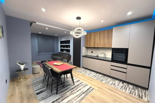 Shtepi me qera 2+1 ne Tirane - 650 Euro