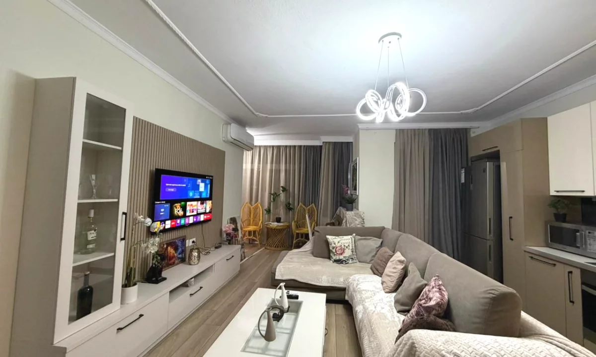 Shtepi me qera Apartament ne Tirane, 3+1, Mobilimi E mobiluar, Pagesa 1,200  Euro.