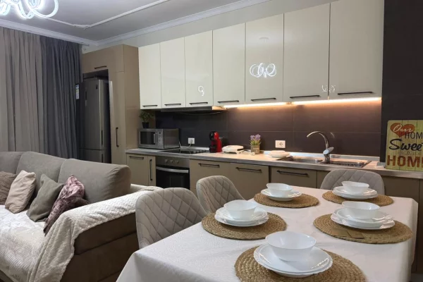 Shtepi me qera Apartament ne Tirane, 3+1, Mobilimi E mobiluar, Pagesa 1,200  Euro.