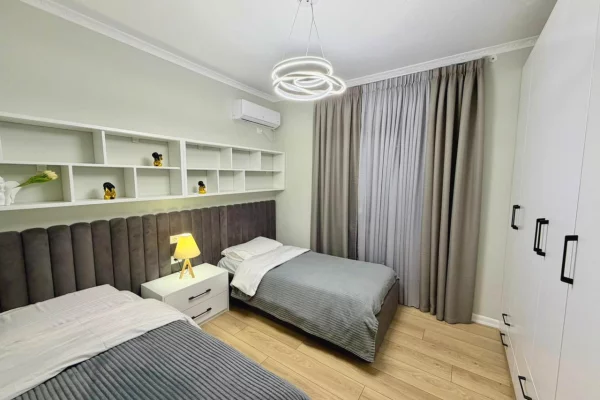 Shtepi me qera Apartament ne Tirane, 3+1, Mobilimi E mobiluar, Pagesa 1,200  Euro.