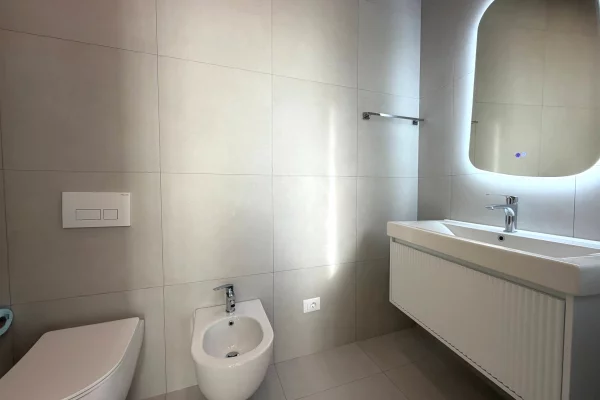 Shtepi me qera Apartament ne Tirane, 2+1, Mobilimi E mobiluar, Pagesa 1,500  Euro.