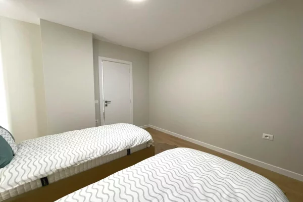 Shtepi ne shitje Apartament ne Tirane, 2+1, Mobilimi E mobiluar, Pagesa 301,600  Euro.