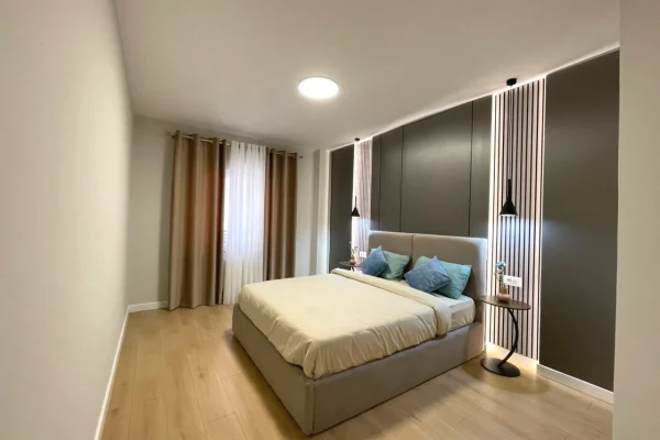 Shtepi ne shitje Apartament ne Tirane, 2+1, Mobilimi E mobiluar, Pagesa 301,600  Euro.
