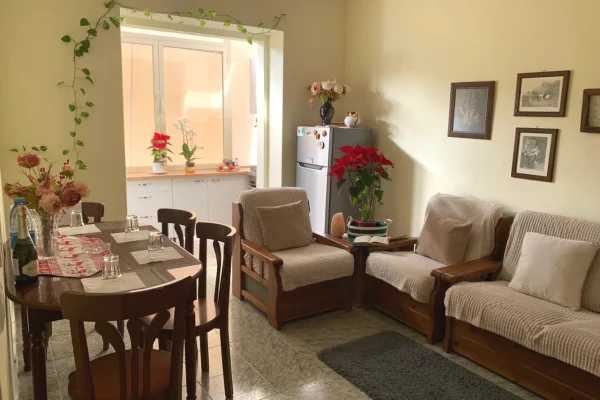 Apartament 2+1 per qira tek Stadiumi Dinamo. 