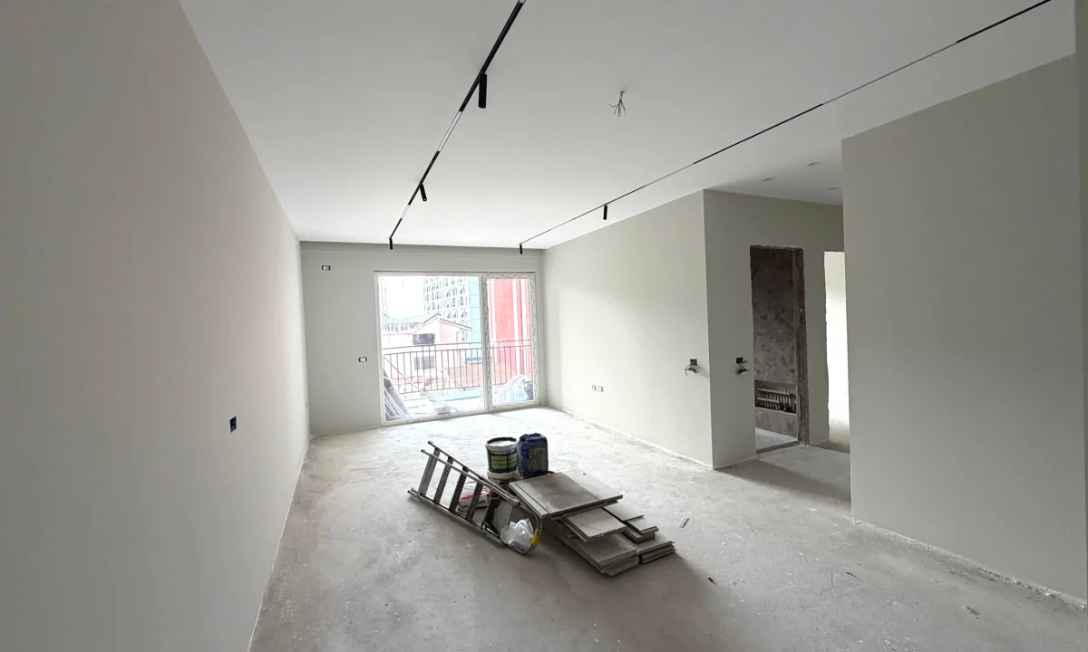 Shtepi ne shitje Apartament ne Tirane, 2+1, Mobilimi Bosh, pa mobiluar, Pagesa 220,000  Euro.