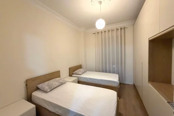 Shtepi me qera Apartament ne Tirane, 2+1, Mobilimi E mobiluar, Pagesa 800  Euro.